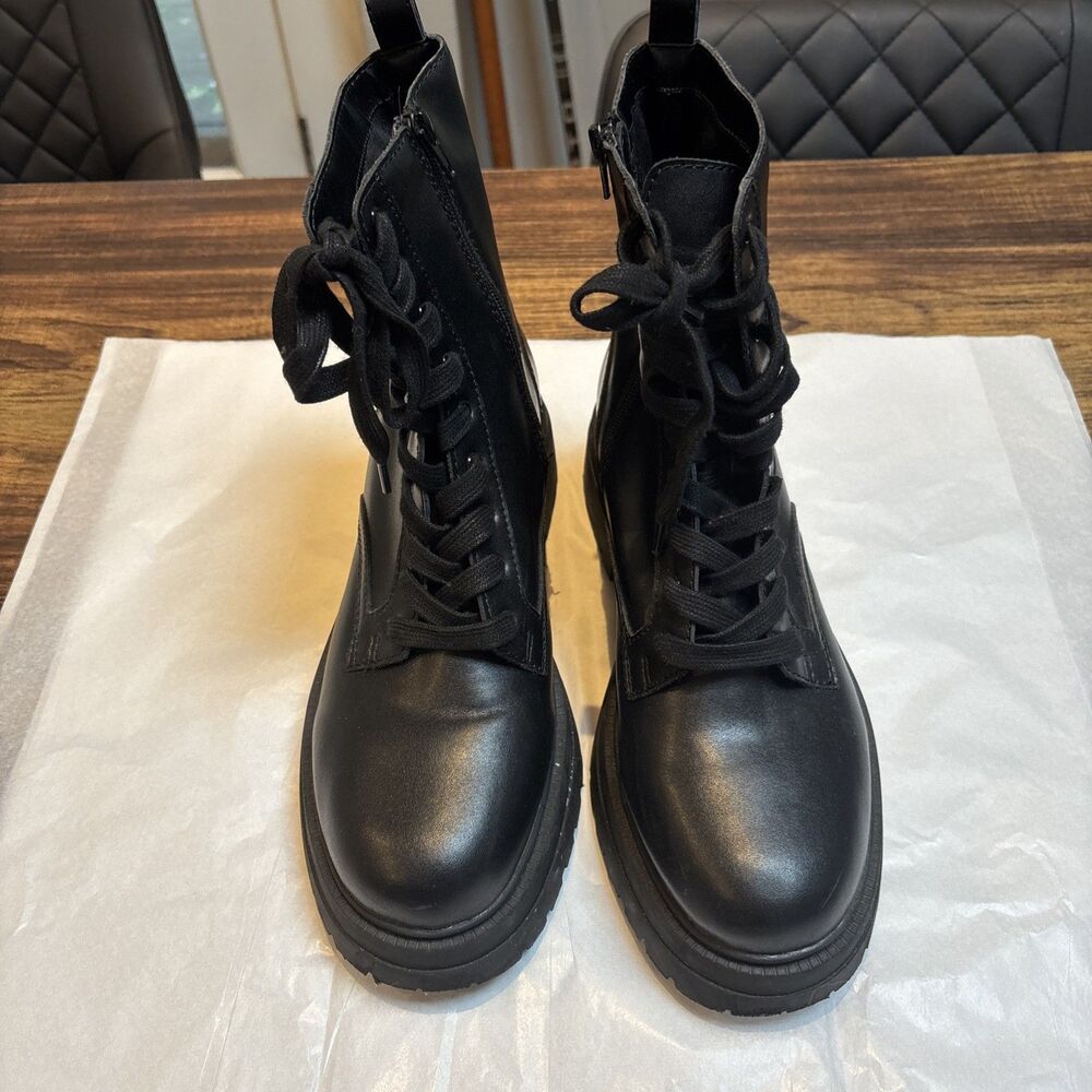 Woman's Boots Steve Madden Deanah Bootie Size 11 Combat Boots